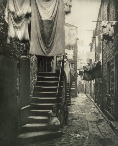 閉じないでください。 193、17-27 High Street、Glasgow、from &39;Old Closes and Streets&39;、1868 作： Thomas Annan