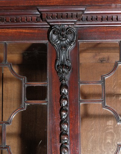 ジョージ3世の画期的な本棚 作： Thomas Chippendale