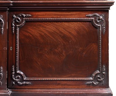 ジョージ3世の画期的な本棚 作： Thomas Chippendale
