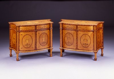 ジョージ3世の箪笥のペア（ヘアウッドとキングウッド） 作： Thomas Chippendale