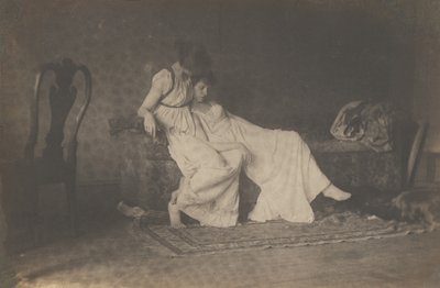 [イーキンズのスタジオでクラシック衣装を着た2人の女子学生]。 作： Thomas Eakins