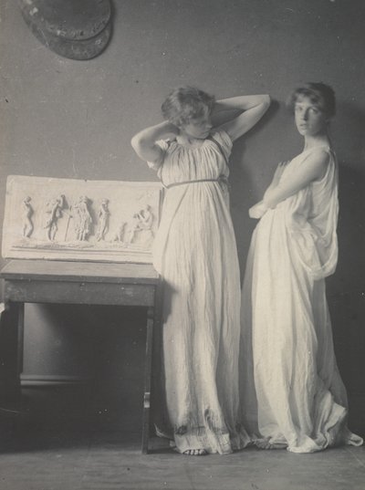 ギリシャのドレスを着た 2 人の生徒、1883 年、1883 年。 作： Thomas Eakins