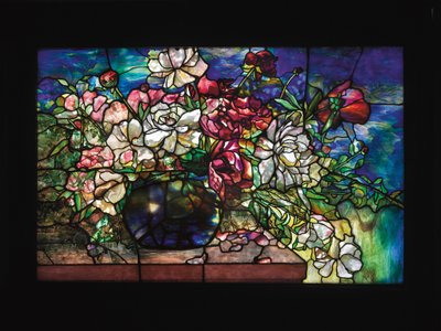ロードアイランド州ポータケットのダリウスゴフハウスからの「牡丹」の窓、1893年頃 作： Tiffany Studios