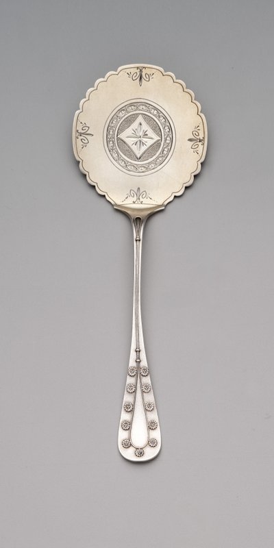 「デイジー」パターンのそばケーキサーバー、c.1875-80（銀と金箔） 作： Tiffany and Company