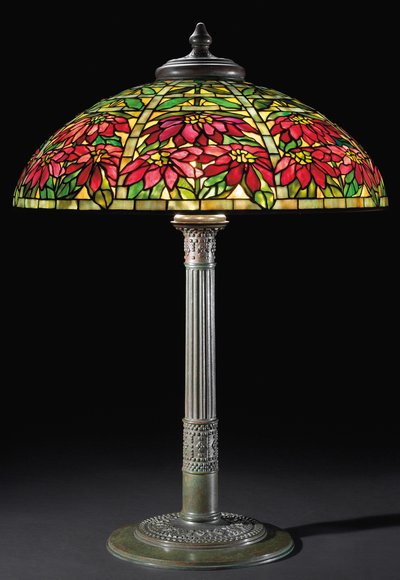 ポインセチアテーブルランプ、1910年頃（鉛ガラスとブロンズ） 作： Tiffany and Company