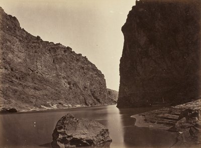ブラックキャノン、コロラド川、下を向いて、キャンプ7の近く、1871 作： Timothy OSullivan
