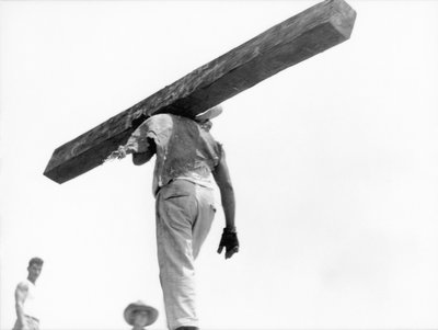 建設労働者、メキシコシティ、1927 作： Tina Modotti