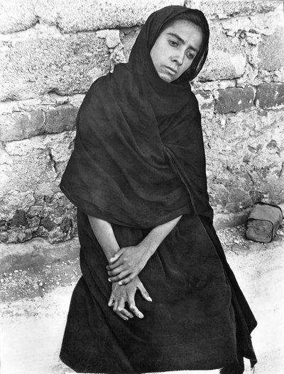 エリザ、メキシコシティ、1924 作： Tina Modotti