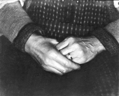 アスンタモドッティの手、サンフランシスコ、1923 作： Tina Modotti