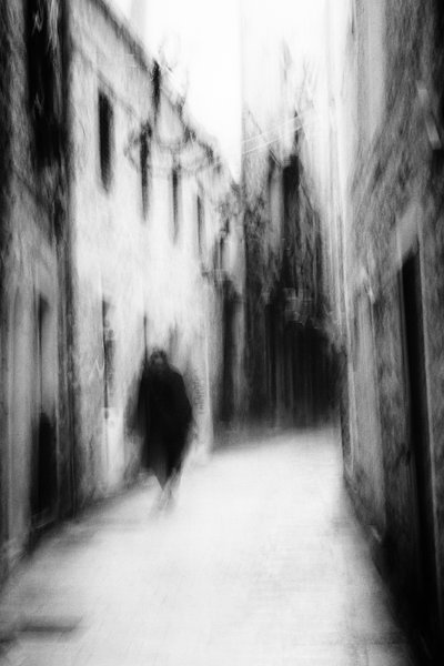  作： Tito Mindoljevic