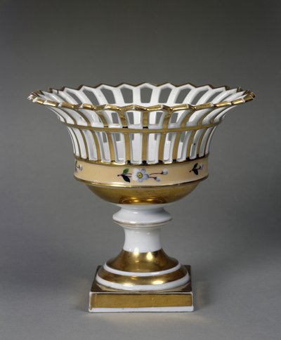 フルーツバスケット 1826年～1838年頃 （硬質磁器にエナメルと金彩を施したもの 作： Tucker China Factory