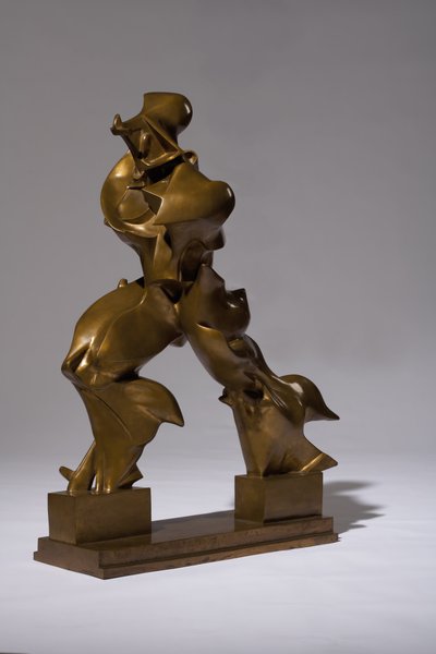 宇宙における連続性のユニークな形態 作： Umberto Boccioni