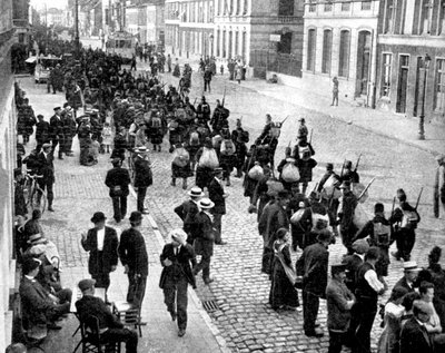 1914年の第一次世界大戦、ベルギーの連隊がアントワープに撤退 作： Unbekannt