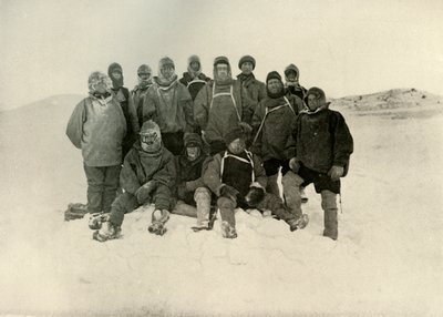 ウィンタークォーター、1908年、1909年の海岸パーティーのグループ。 作： Unbekannt