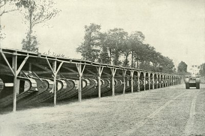 1919年の最前線のすぐ後ろにあるイギリス戦車の公園。 作： Unbekannt