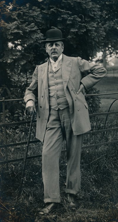スーツと山高帽c1910を身に着けている紳士 作： Unbekannt