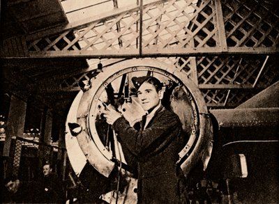 エンジンケーシングを自動ドリルで剥がす金属作業員、1940年 作： Unbekannt