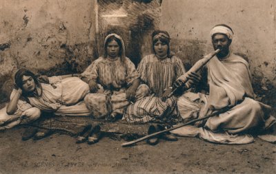 伝統的なアラブの人々を描いた写真、c1909 作： Unbekannt