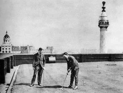 1926〜1927年にロンドンのロンドンブリッジの近くにあるアデレードハウスの屋根のパッティンググリーン 作： Unbekannt