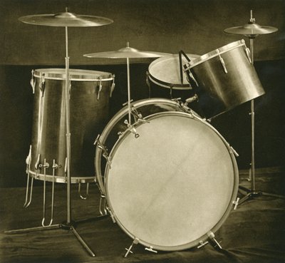 チェコスロバキア製の打楽器のドラムとシンバルのセット、1948 作： Unbekannt