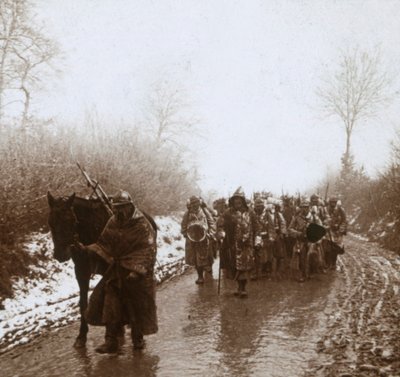 雪の中を進むアルトワ、フランス北部、c1914-c1918 作： Unbekannt