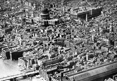 セントポール大聖堂、1926年を示すロンドンの航空写真 作： Unbekannt