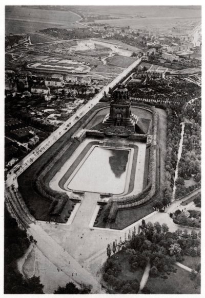 ツェッペリン帝国、1933年1933年からドイツ、ライプツィヒ、Volkerschlachtdenkmalの航空写真 作： Unbekannt