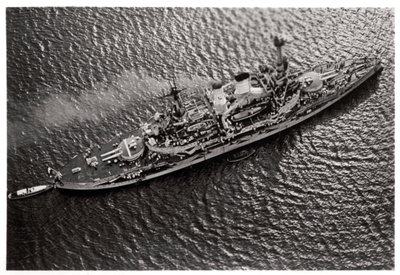 ツェッペリンからのドイツ戦艦SMSシュレジエンの航空写真、c1931 1933 作： Unbekannt
