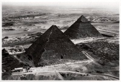 ツェッペリンからのエジプト、ギザのピラミッドの航空写真、1931年1933年 作： Unbekannt