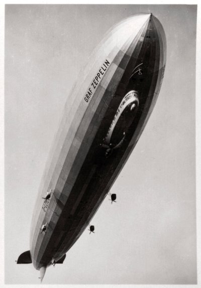 下から見た飛行船LZ127グラフツェッペリン、1933 作： Unbekannt