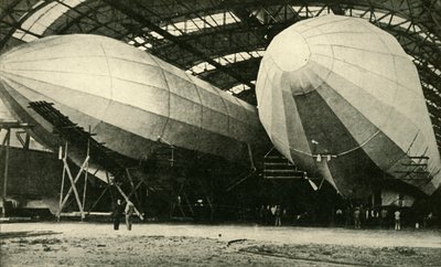 格納庫の飛行船、第一次世界大戦、1914年、c1920。 作： Unbekannt