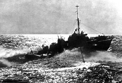 1944年、フランス沿岸を巡回する同盟の魚雷艇 作： Unbekannt