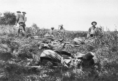 1918年6月1日、アメリカの海兵隊員が塹壕を掘る、ルーシールボカージュ、フランス 作： Unbekannt