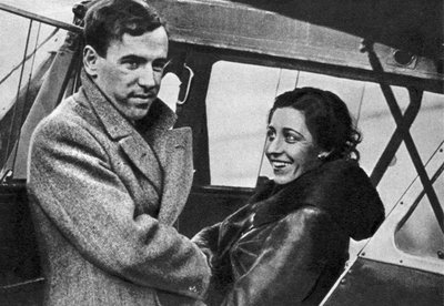 エイミージョンソン、イギリスの飛行士、ケープタウン、1932年に向けて出発しようとしています。 作： Unbekannt