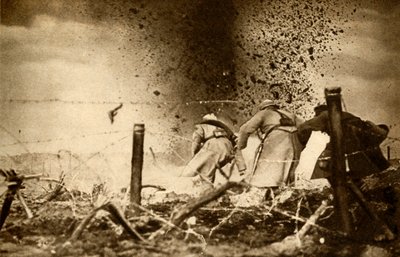 HEシェルの爆発、第一次世界大戦、1914-1918、1933年。 作： Unbekannt