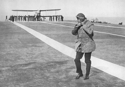 歴史的な機会：1936年、エドワード王がフライングヘルメットを外した 作： Unbekannt