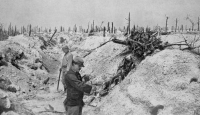メニル、フランス、シャンパーニュ、第一次世界大戦、1915年の周りに放棄されたドイツの塹壕 作： Unbekannt