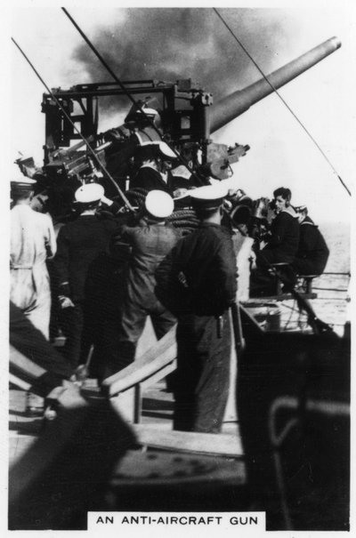 HMSネルソンに搭載された対空砲、1937年 作： Unbekannt