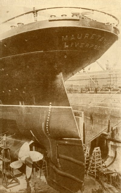 モーリタニアの船尾での作業、ドライドック、c1930。 作： Unbekannt