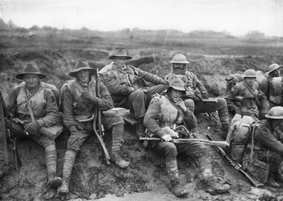 第一次世界大戦中のオーストラリア。 1916年、第5師団の正体不明の男性。 作： Unbekannt