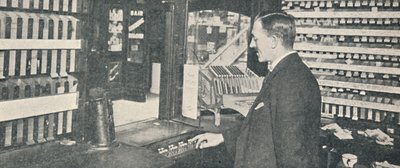 ウェストミンスターの自動切符と両替機、1926 作： Unbekannt