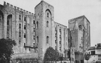 アヴィニョン。 -教皇宮殿サンジャンとトルイヤタワーウェストフロント、c1925 作： Unbekannt