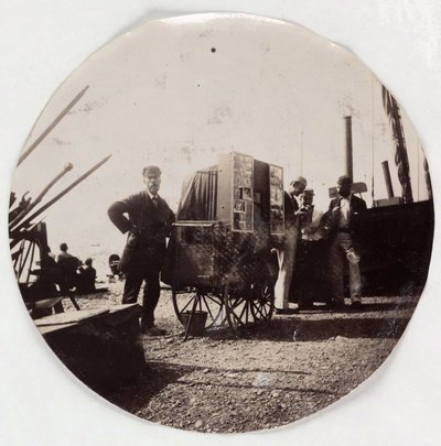 「ビーチフォトグラファー」1890年頃 作： Unbekannt