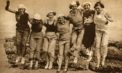 ビーチパジャマ、1930年、1933年。 作： Unbekannt