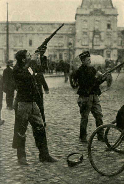 ベルギー軍のサイクリストがドイツの飛行機で射撃した、第一次世界大戦、1914-1918、c1920。 作： Unbekannt