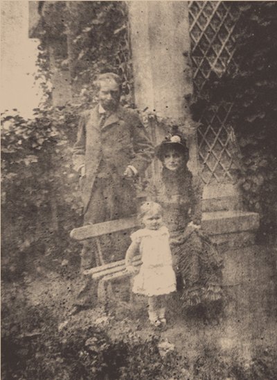 ベルトモリゾ、夫のウジェーヌマネと娘のジュリー、1881年頃 作： Unbekannt