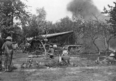 西部の前進、第一次世界大戦、1914-1918、c1920の間に発砲した大きな鉄道銃 作： Unbekannt