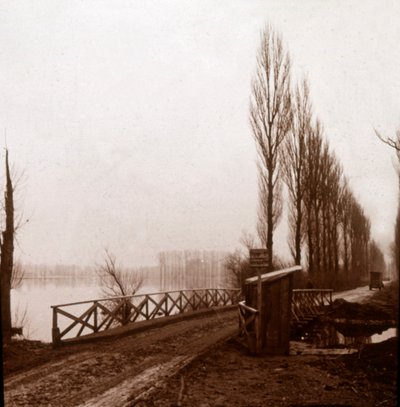 アイレット川の橋、北フランス、c1918 作： Unbekannt