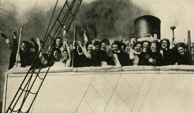 第一次世界大戦、1914年、c1920年、前線に向かうイギリス赤十字の看護婦。 作： Unbekannt