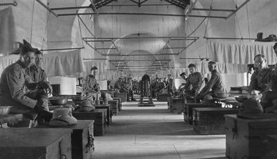 1916〜1917年、インドのアグラにあるイギリス軍の兵舎 作： Unbekannt